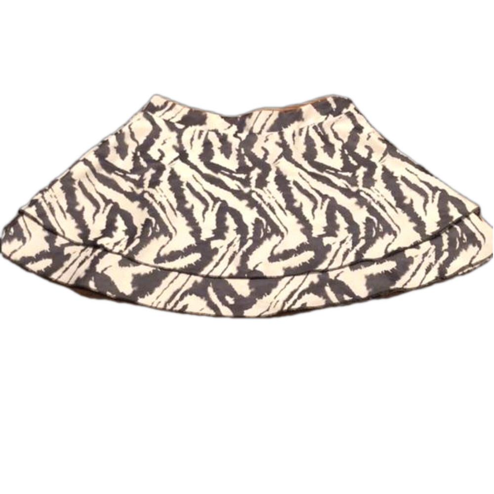 𝅺BEBE Gray & Black Print Skirt Size Small